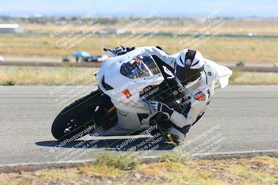 media/Oct-15-2023-TrackXperience (Sun) [[85198ff50b]]/Group 3/session 4 turn 3/